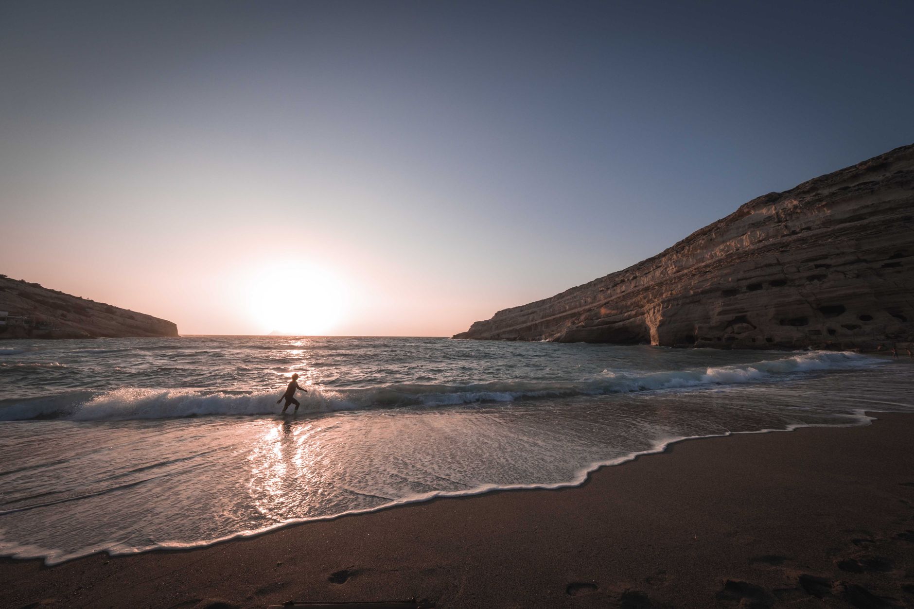 Côte sud de la Crète au coucher du soleil
