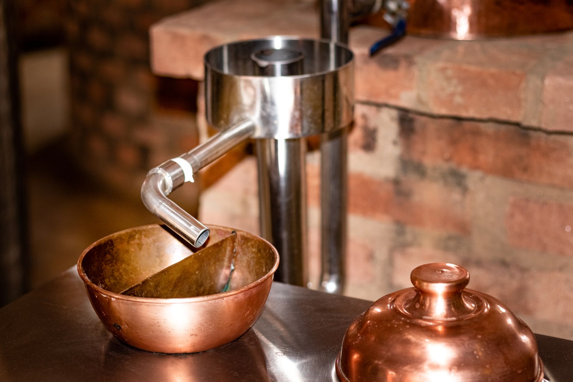 Alambic en cuivre servant à distiller le raki